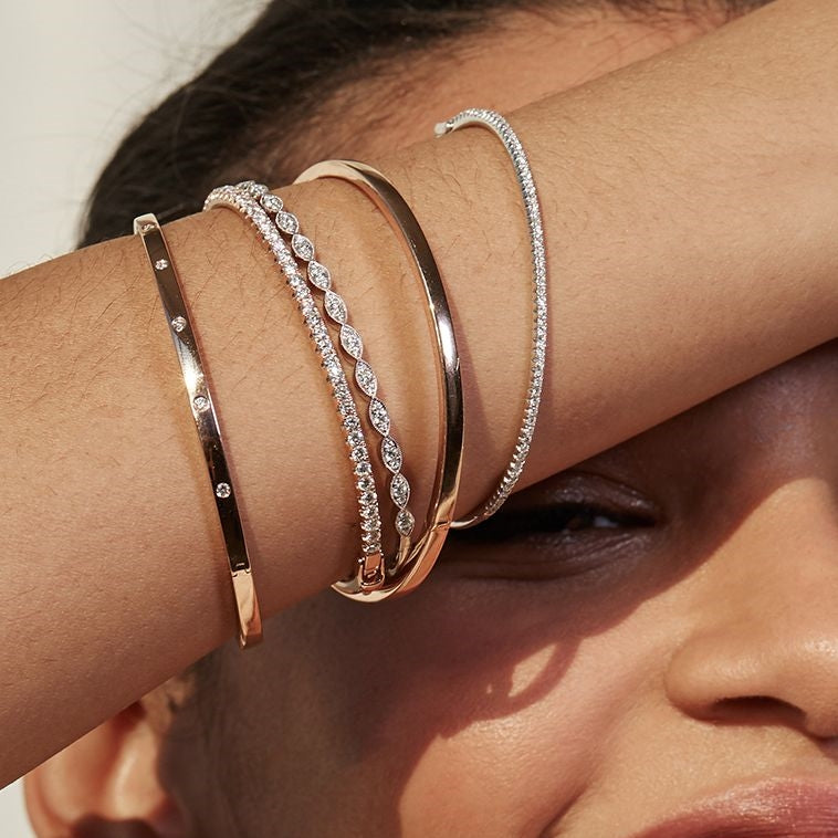 Brazaletes y pulseras